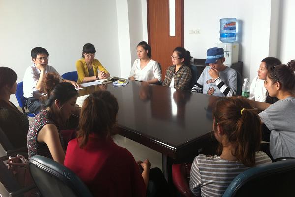 江南在线学院召开新疆学生座谈会