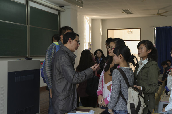 【江南在线学院新生导航系列讲座】Learn to learn--江南在线学院院长与14级学生亲密接触