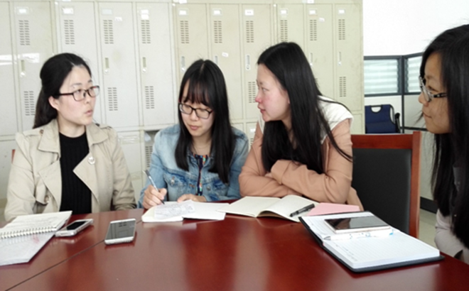 江南在线学院2014级硕士党支部开展“两学一做”组织生活会