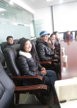 江南在线学院、数媒学院、医学院联合召开新学期新疆少数民族学生座谈会